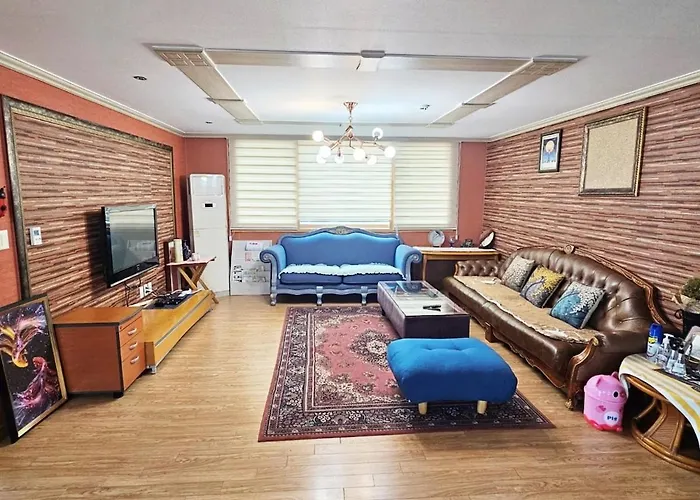 부산 연산동의 아늑한 가정집 3룸 *
